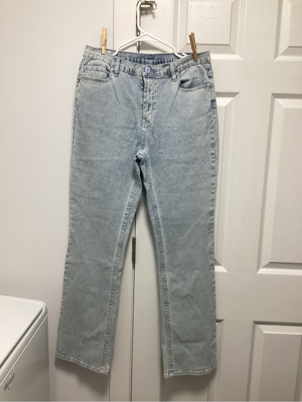 DG2 by Diane Gilman Light Wash Straight-Leg Jeans Size 8